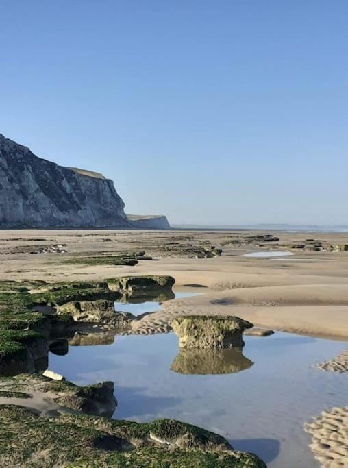 "La Cabane Du Sentier", Logement Original En Bois Et Sur Pilotis Avec Beau Jardin Et Tres Proche De La Mer Sangatte Εξωτερικό φωτογραφία